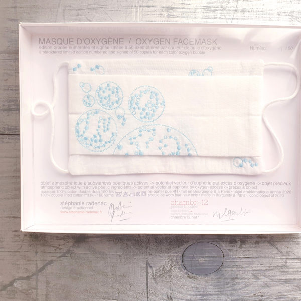 masque brodée-série limitée- cadeau de mariage-cadeau de naissance- objet emblématique 2020 -
