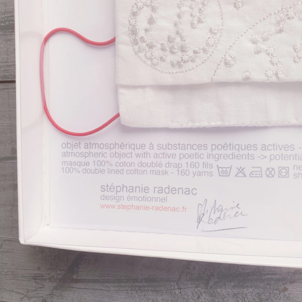 masque brodée-série limitée- cadeau de mariage-cadeau de naissance- objet emblématique 2020 -